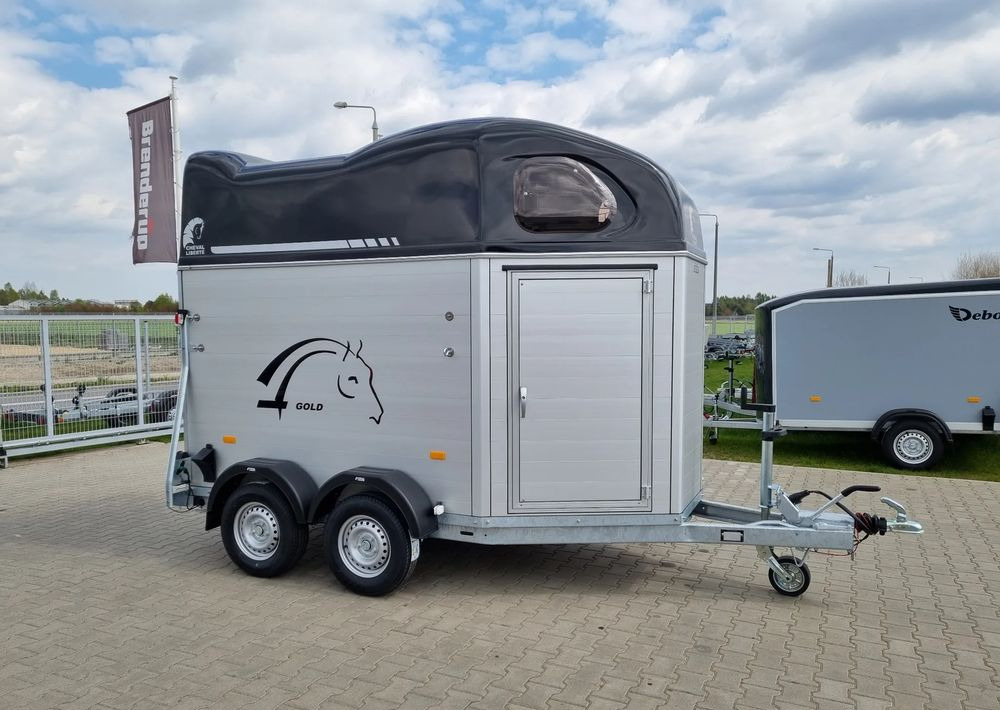 CHEVAL LIBERTÉ Cheval Liberte Gold First Alu + siodlarnia przyczepa dwukonna - Lószállító utánfutó: 1 kép. CHEVAL LIBERTÉ Cheval Liberte Gold First Alu + siodlarnia przyczepa dwukonna - Lószállító utánfutó: 1 kép.