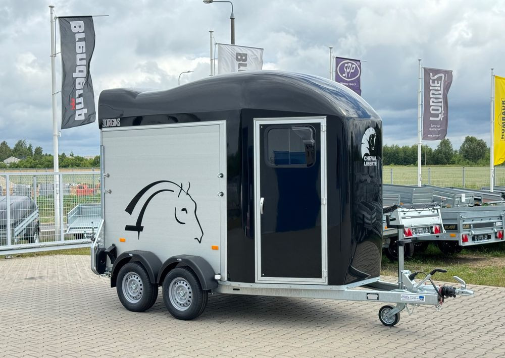 CHEVAL LIBERTÉ Gold Orgin ALU + siodlarnia - do przewozu 2 koni | 2000 kg - Lószállító utánfutó: 1 kép. CHEVAL LIBERTÉ Gold Orgin ALU + siodlarnia - do przewozu 2 koni | 2000 kg - Lószállító utánfutó: 1 kép.