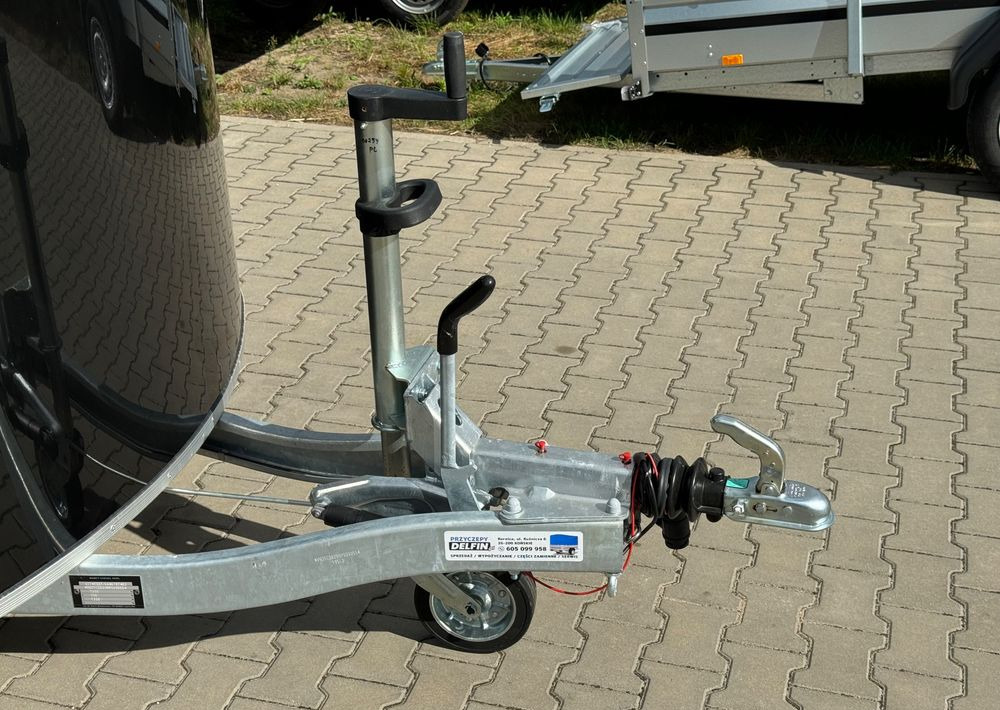 DEBON C400 ALU + drzwi boczne | 315x164 cm | DMC 750 - 1300 kg - Pótkocsi dobozos: 5 kép. DEBON C400 ALU + drzwi boczne | 315x164 cm | DMC 750 - 1300 kg - Pótkocsi dobozos: 5 kép.