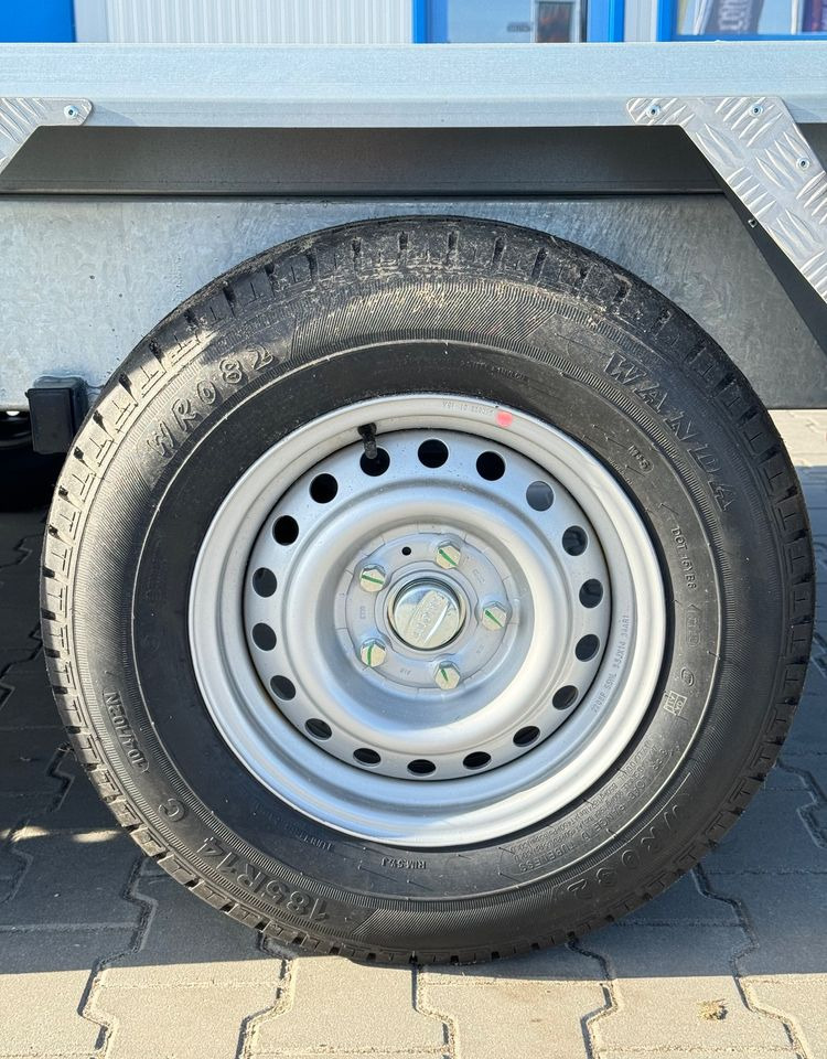 LORRIES Lorries TPM 20 przyczepa do przewozu koparki, bobcat , koparka 2700 kg - Gépszállító utánfutó: 4 kép. LORRIES Lorries TPM 20 przyczepa do przewozu koparki, bobcat , koparka 2700 kg - Gépszállító utánfutó: 4 kép.