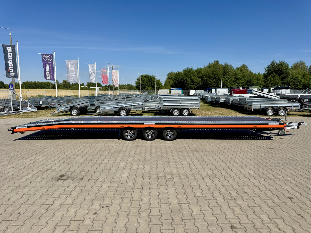NIEWIADÓW Indiana Premium Color 850 x 210 cm | 3500 kg - Pótkocsi autószállító: 3 kép. NIEWIADÓW Indiana Premium Color 850 x 210 cm | 3500 kg - Pótkocsi autószállító: 3 kép.