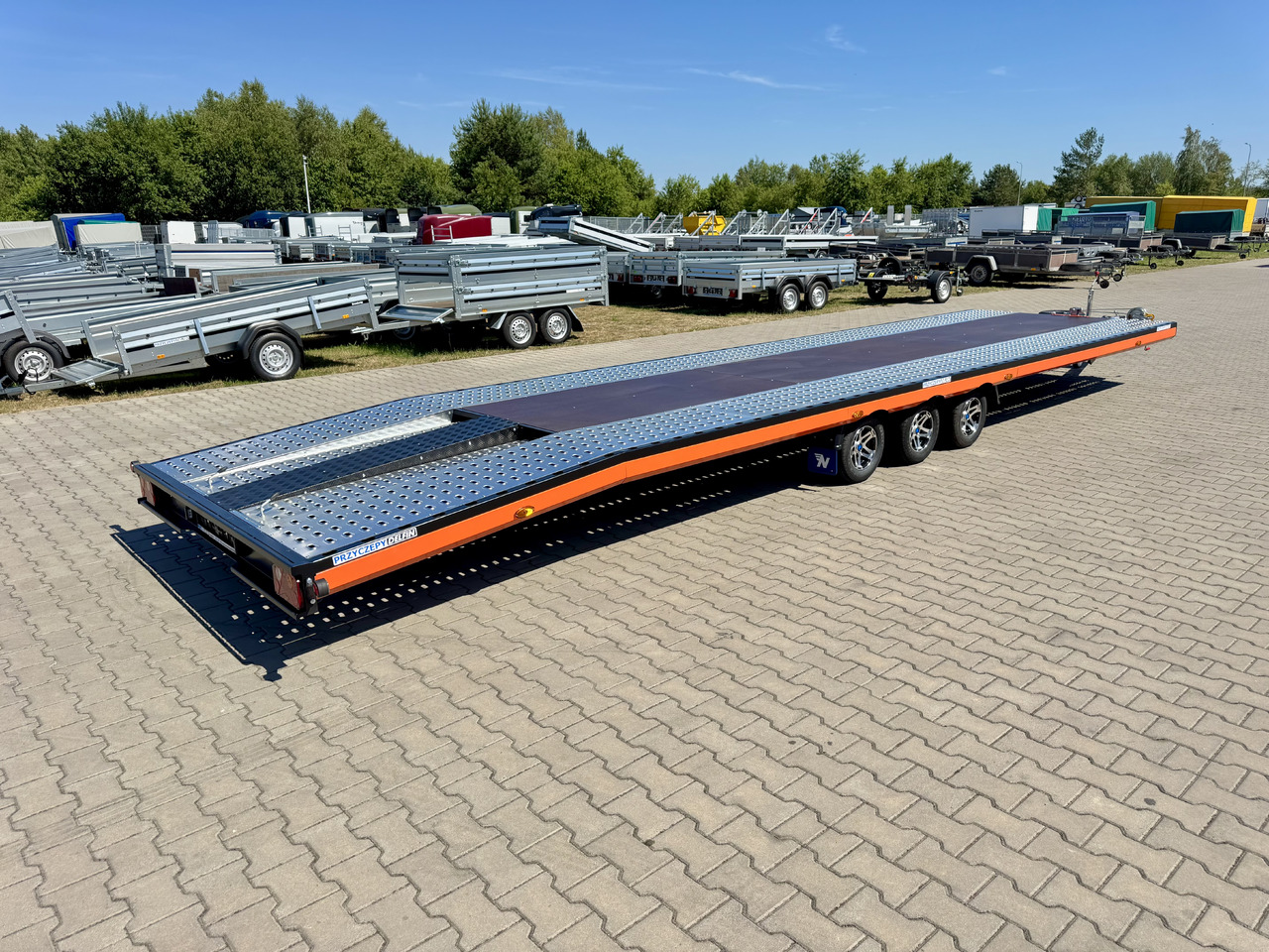 NIEWIADÓW Indiana Premium Color 850 x 210 cm | 3500 kg - Pótkocsi autószállító: 4 kép. NIEWIADÓW Indiana Premium Color 850 x 210 cm | 3500 kg - Pótkocsi autószállító: 4 kép.