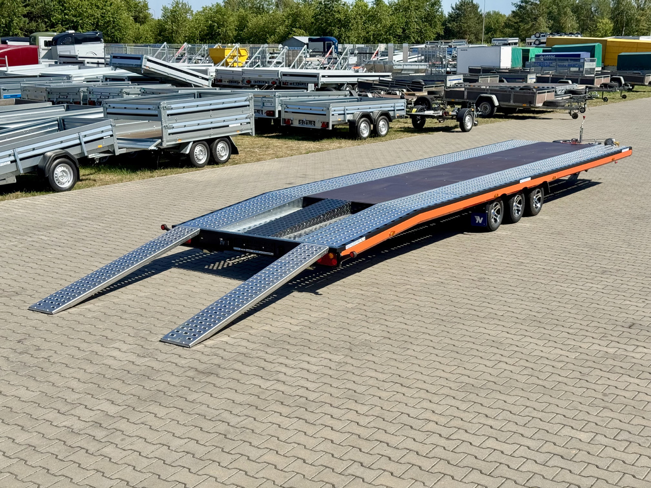NIEWIADÓW Indiana Premium Color 850 x 210 cm | 3500 kg - Pótkocsi autószállító: 2 kép. NIEWIADÓW Indiana Premium Color 850 x 210 cm | 3500 kg - Pótkocsi autószállító: 2 kép.