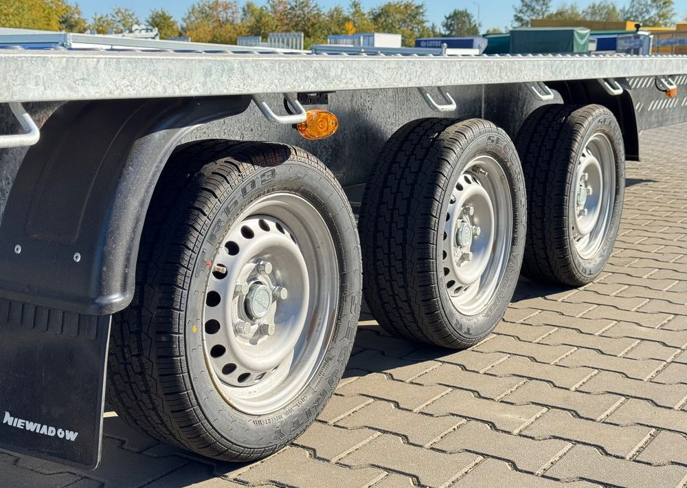 NIEWIADÓW Niewiadów Indiana 8,5x2,1 m , 3,5T - Pótkocsi autószállító: 4 kép. NIEWIADÓW Niewiadów Indiana 8,5x2,1 m , 3,5T - Pótkocsi autószállító: 4 kép.