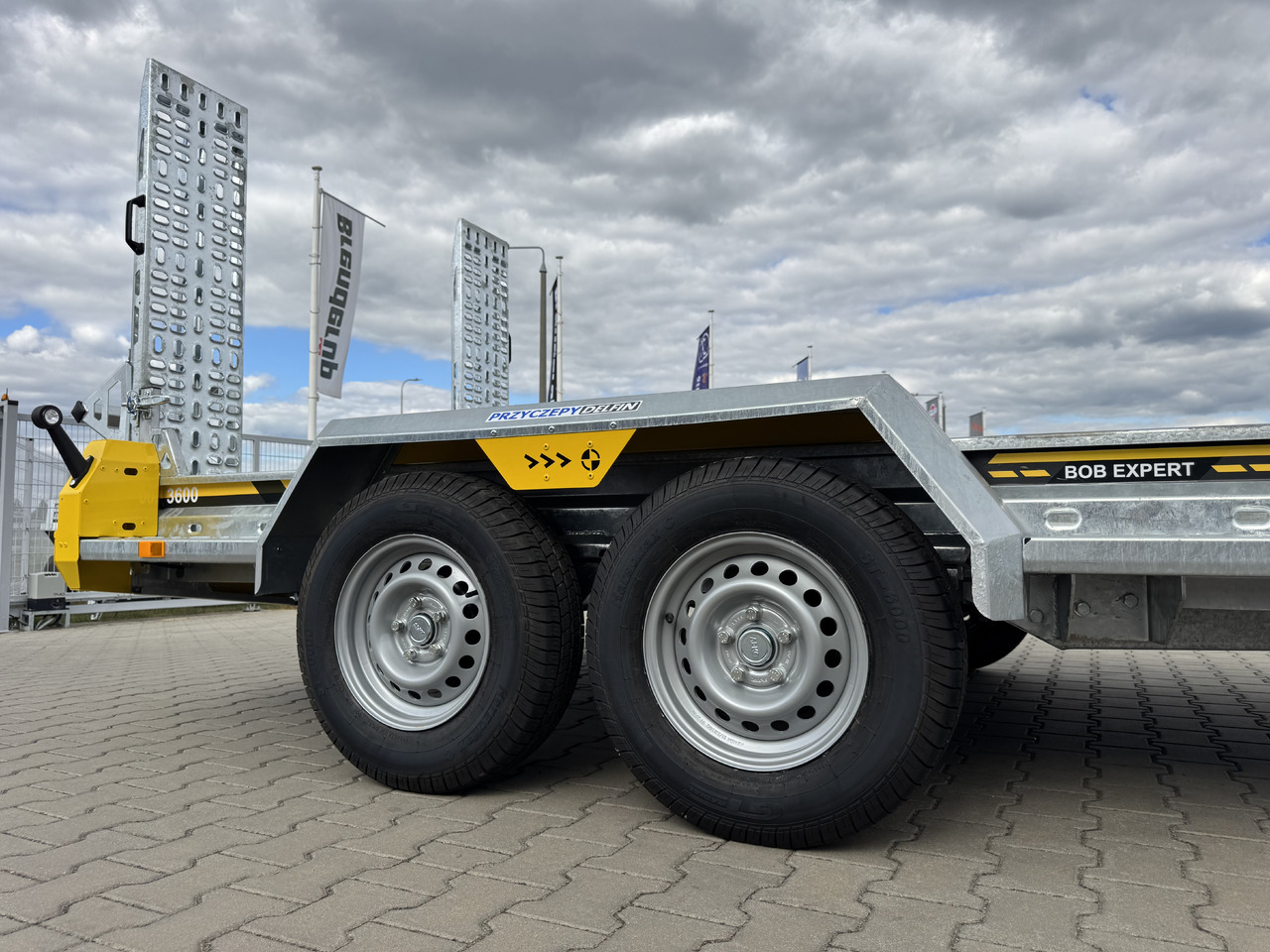 Új Gépszállító utánfutó TA-NO BOB 35.36 | 3500kg | 360x179 cm: 16 kép. Új Gépszállító utánfutó TA-NO BOB 35.36 | 3500kg | 360x179 cm: 16 kép.