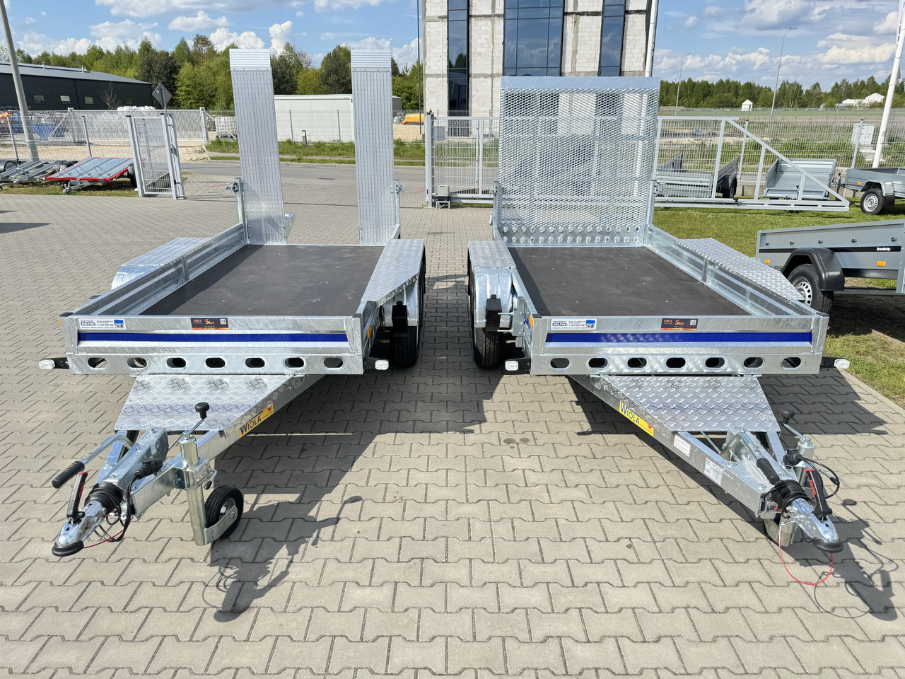 Wiola B2730 GVW 2700 kg machine transporter mini excavator 292x142 cm - Gépszállító utánfutó: 3 kép. Wiola B2730 GVW 2700 kg machine transporter mini excavator 292x142 cm - Gépszállító utánfutó: 3 kép.