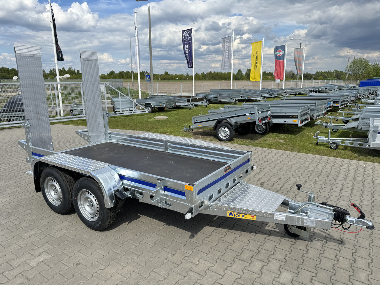 Wiola B2730 GVW 2700 kg machine transporter mini excavator 292x142 cm - Gépszállító utánfutó: 5 kép. Wiola B2730 GVW 2700 kg machine transporter mini excavator 292x142 cm - Gépszállító utánfutó: 5 kép.