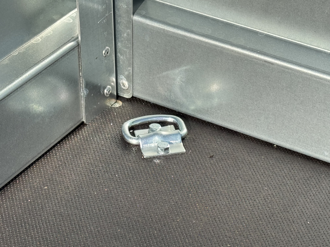 Új Autó utánfutó ZASŁAW 300T - przyczepa skrzyniowa 2 osie / 750kg: 8 kép. Új Autó utánfutó ZASŁAW 300T - przyczepa skrzyniowa 2 osie / 750kg: 8 kép.