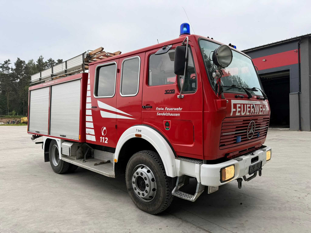 Mercedes 1019AF,4x4,Wóz strażacki, 50610 km, 2500 l, Import Niemcy - Tűzoltóautó: 1 kép. Mercedes 1019AF,4x4,Wóz strażacki, 50610 km, 2500 l, Import Niemcy - Tűzoltóautó: 1 kép.