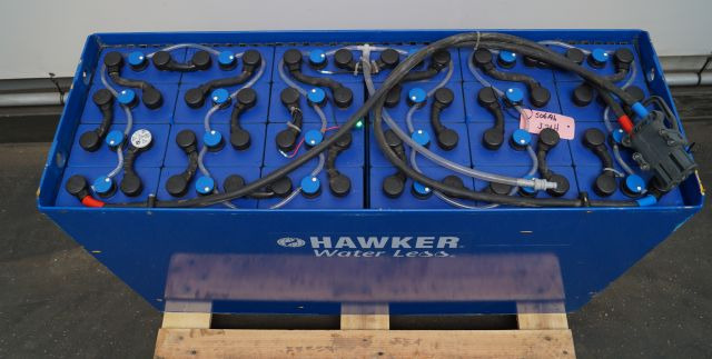 Hawker unknown | Battery 48V775Ah 48 5 PZMM775 Year 2023 weight 1132 kg sn. 8087  - Akkumulátor - Anyagmozgató gép: 3 kép. Hawker unknown | Battery 48V775Ah 48 5 PZMM775 Year 2023 weight 1132 kg sn. 8087  - Akkumulátor - Anyagmozgató gép: 3 kép.