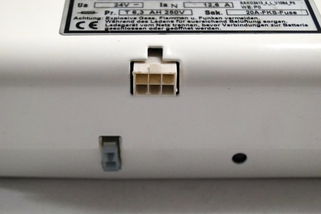 IEB 90587858 | IEB charger EFG 230 G 24/12 B65-FP02 WR 24V12,6A 220V 50/60Hz fro - Akkumulátor - Anyagmozgató gép: 3 kép. IEB 90587858 | IEB charger EFG 230 G 24/12 B65-FP02 WR 24V12,6A 220V 50/60Hz fro - Akkumulátor - Anyagmozgató gép: 3 kép.