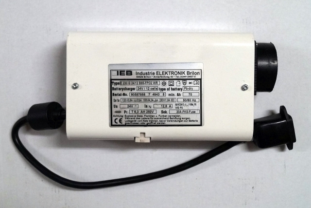 IEB 90587858 | IEB charger EFG 230 G 24/12 B65-FP02 WR 24V12,6A 220V 50/60Hz fro - Akkumulátor - Anyagmozgató gép: 1 kép. IEB 90587858 | IEB charger EFG 230 G 24/12 B65-FP02 WR 24V12,6A 220V 50/60Hz fro - Akkumulátor - Anyagmozgató gép: 1 kép.