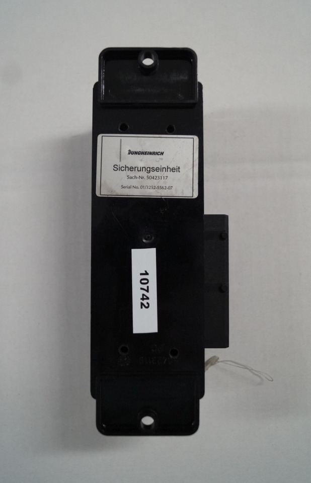 Jungheinrich 50423117 | Fuse holder for ETV from 2003 till 2011 Fuse holder for ETV from 2003 till 2011 - Biztosíték - Anyagmozgató gép: 3 kép. Jungheinrich 50423117 | Fuse holder for ETV from 2003 till 2011 Fuse holder for ETV from 2003 till 2011 - Biztosíték - Anyagmozgató gép: 3 kép.
