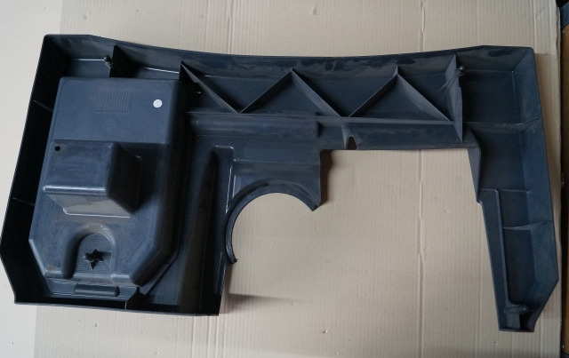 Jungheinrich 51038417 | Bonnet ERE225 fixed platform - Karosszéria és külső - Anyagmozgató gép: 2 kép. Jungheinrich 51038417 | Bonnet ERE225 fixed platform - Karosszéria és külső - Anyagmozgató gép: 2 kép.