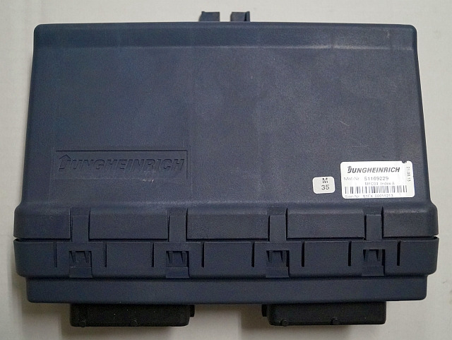 Jungheinrich 51169229 | MFC04 Index A Brake from ETV216 year 2013 sn. S1FX000152 - ECU - Anyagmozgató gép: 1 kép. Jungheinrich 51169229 | MFC04 Index A Brake from ETV216 year 2013 sn. S1FX000152 - ECU - Anyagmozgató gép: 1 kép.