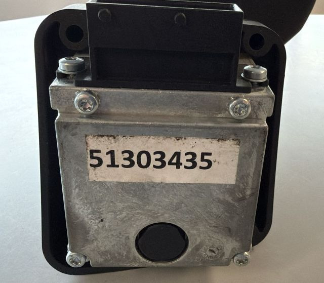 Jungheinrich 51303554 | Joystick Multipilot R917004262 7920 PRF1 S02.40.00 H05.0 - Elektromos rendszer - Anyagmozgató gép: 5 kép. Jungheinrich 51303554 | Joystick Multipilot R917004262 7920 PRF1 S02.40.00 H05.0 - Elektromos rendszer - Anyagmozgató gép: 5 kép.