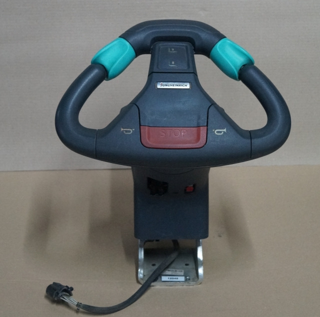 Jungheinrich 51343366 | Stuur unit compleet Steering unit complete with steering - Elektromos rendszer - Anyagmozgató gép: 1 kép. Jungheinrich 51343366 | Stuur unit compleet Steering unit complete with steering - Elektromos rendszer - Anyagmozgató gép: 1 kép.