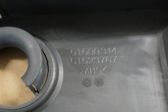Jungheinrich 51500314 | bonnet including contact key and battery/hour indicator - Keret/ Alváz - Anyagmozgató gép: 3 kép. Jungheinrich 51500314 | bonnet including contact key and battery/hour indicator - Keret/ Alváz - Anyagmozgató gép: 3 kép.