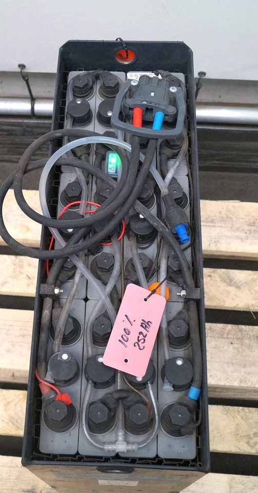 Jungheinrich unknown | Battery 24 2PZS250 year 2022 weight 212 kg sn. 203453 out - Akkumulátor - Anyagmozgató gép: 2 kép. Jungheinrich unknown | Battery 24 2PZS250 year 2022 weight 212 kg sn. 203453 out - Akkumulátor - Anyagmozgató gép: 2 kép.