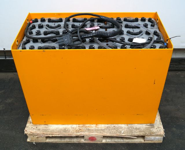 Jungheinrich unknown | Battery 48V775Ah 48 5PZS775 Year 2022 weight 1119 kg sn.   - Akkumulátor - Anyagmozgató gép: 1 kép. Jungheinrich unknown | Battery 48V775Ah 48 5PZS775 Year 2022 weight 1119 kg sn.   - Akkumulátor - Anyagmozgató gép: 1 kép.