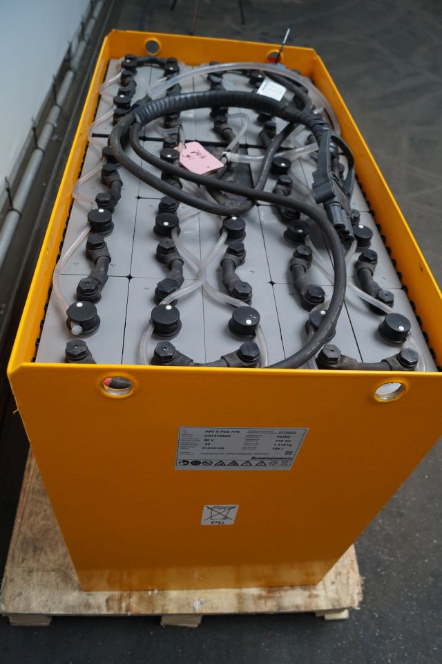 Jungheinrich unknown | Battery 48V775Ah 48 5PZS775 Year 2022 weight 1119 kg sn.   - Akkumulátor - Anyagmozgató gép: 2 kép. Jungheinrich unknown | Battery 48V775Ah 48 5PZS775 Year 2022 weight 1119 kg sn.   - Akkumulátor - Anyagmozgató gép: 2 kép.