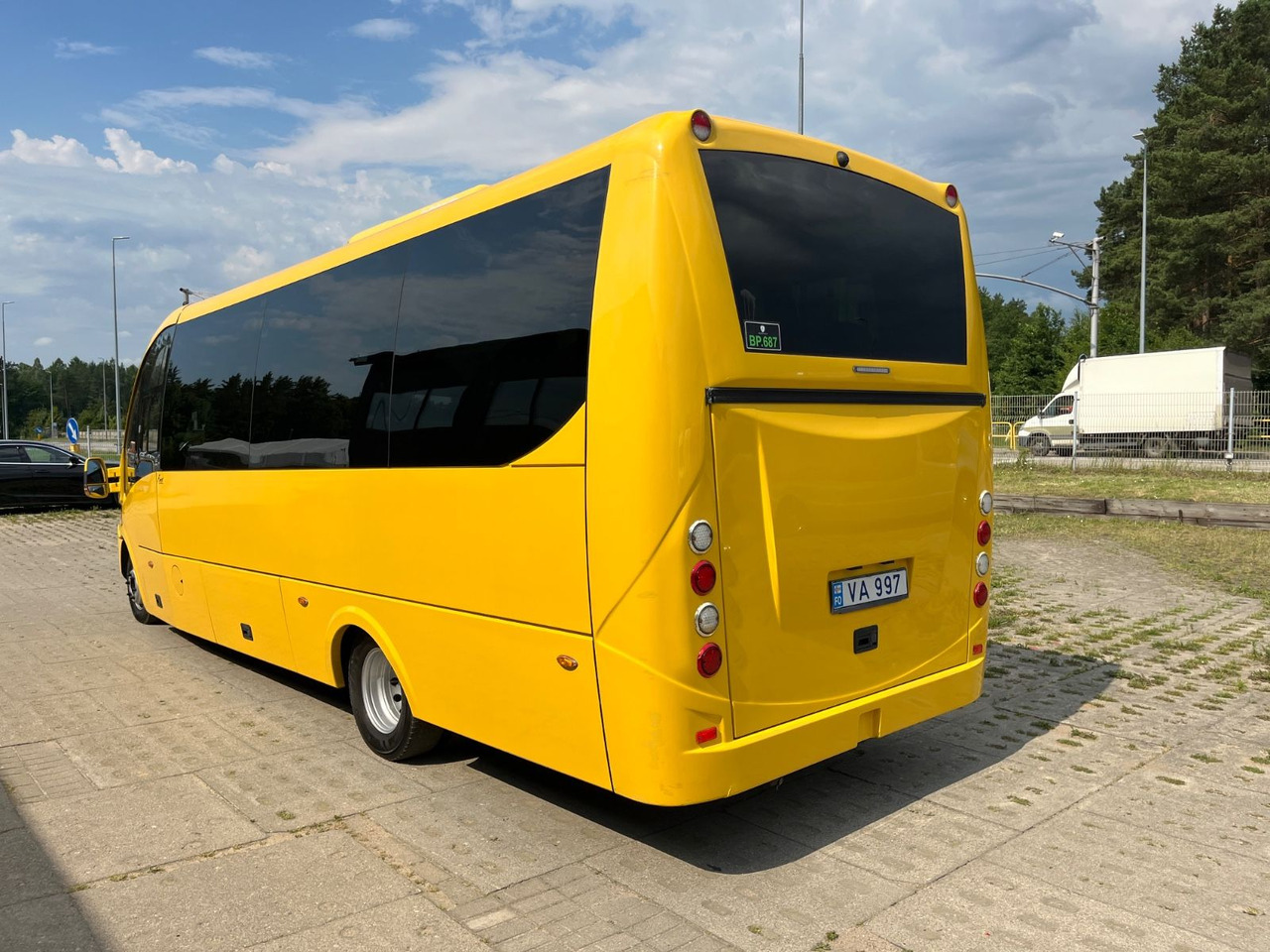 Iveco Rosero First / 24+1+1 / Telma/ EURO6 - Távolsági busz: 5 kép. Iveco Rosero First / 24+1+1 / Telma/ EURO6 - Távolsági busz: 5 kép.