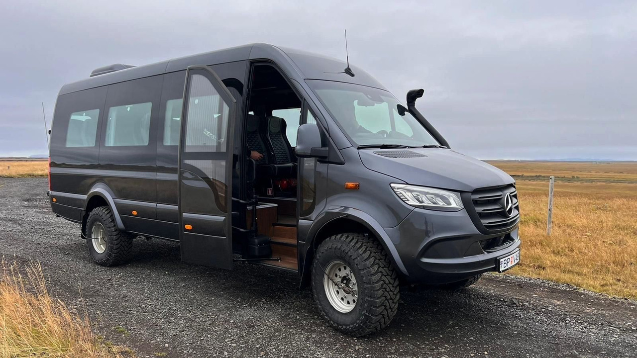 Mercedes-Benz Sprinter 519 AWD 4x4 TOURIST / 21 to 24 Seats - Minibusz, Kisbusz: 3 kép. Mercedes-Benz Sprinter 519 AWD 4x4 TOURIST / 21 to 24 Seats - Minibusz, Kisbusz: 3 kép.