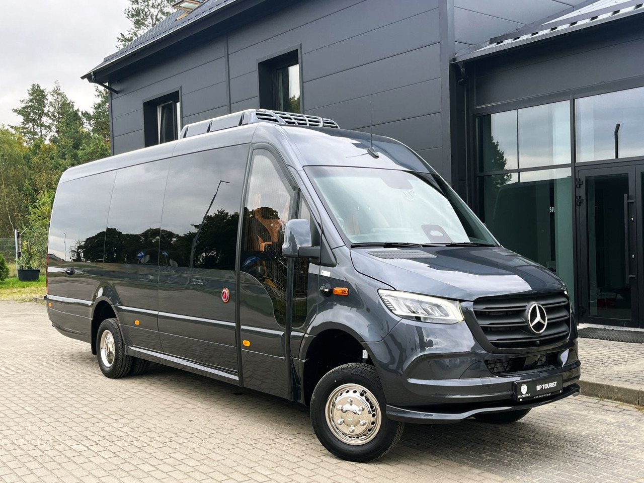 Mercedes-Benz Sprinter 519 AWD 4x4 TOURIST / 21 to 24 Seats - Minibusz, Kisbusz: 1 kép. Mercedes-Benz Sprinter 519 AWD 4x4 TOURIST / 21 to 24 Seats - Minibusz, Kisbusz: 1 kép.