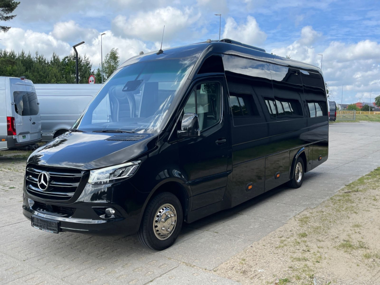 Mercedes-Benz Sprinter 519 HIGH DECK/ 3.0 V6 /LUXURY Bus/ 6.8t - Távolsági busz: 4 kép. Mercedes-Benz Sprinter 519 HIGH DECK/ 3.0 V6 /LUXURY Bus/ 6.8t - Távolsági busz: 4 kép.