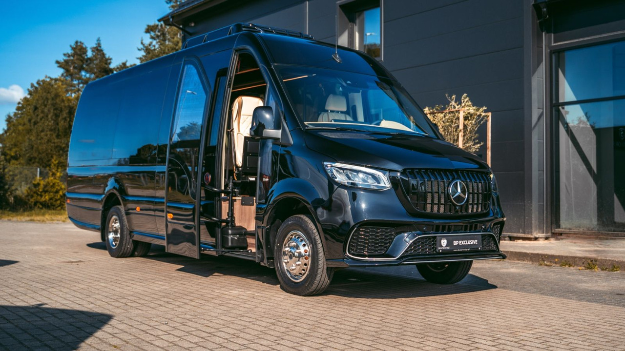 Mercedes-Benz Sprinter 519 Luxury Bus / 19+1+1 / Panorama XL - Minibusz, Kisbusz: 1 kép. Mercedes-Benz Sprinter 519 Luxury Bus / 19+1+1 / Panorama XL - Minibusz, Kisbusz: 1 kép.
