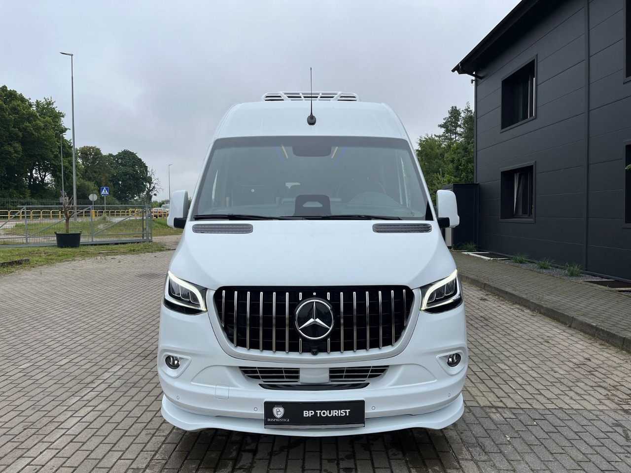 Mercedes-Benz Sprinter 519 TOURIST XL / 21 to 24 Seats / NEW! - Minibusz, Kisbusz: 3 kép. Mercedes-Benz Sprinter 519 TOURIST XL / 21 to 24 Seats / NEW! - Minibusz, Kisbusz: 3 kép.