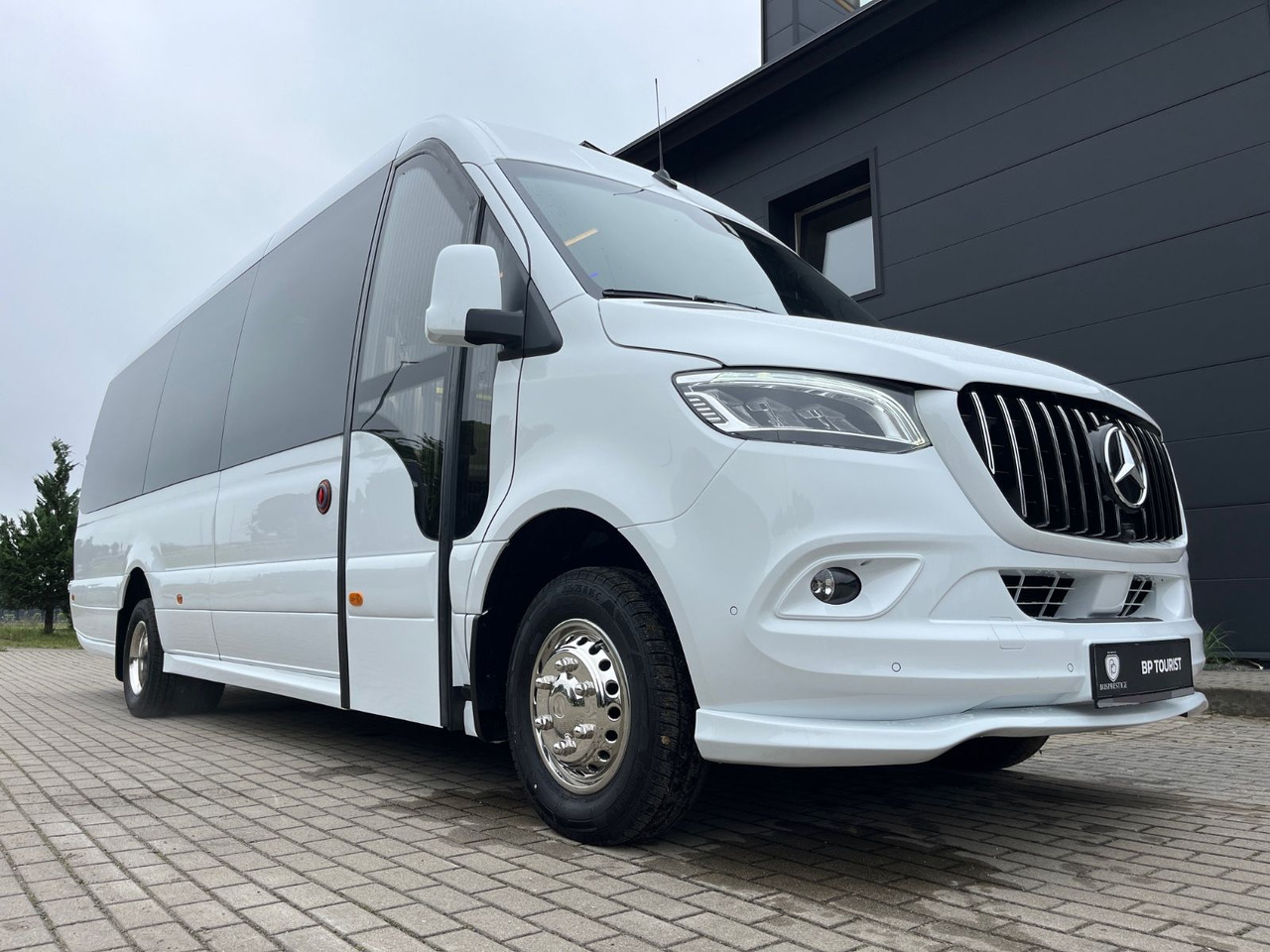 Mercedes-Benz Sprinter 519 TOURIST XL / 21 to 24 Seats / NEW! - Minibusz, Kisbusz: 2 kép. Mercedes-Benz Sprinter 519 TOURIST XL / 21 to 24 Seats / NEW! - Minibusz, Kisbusz: 2 kép.