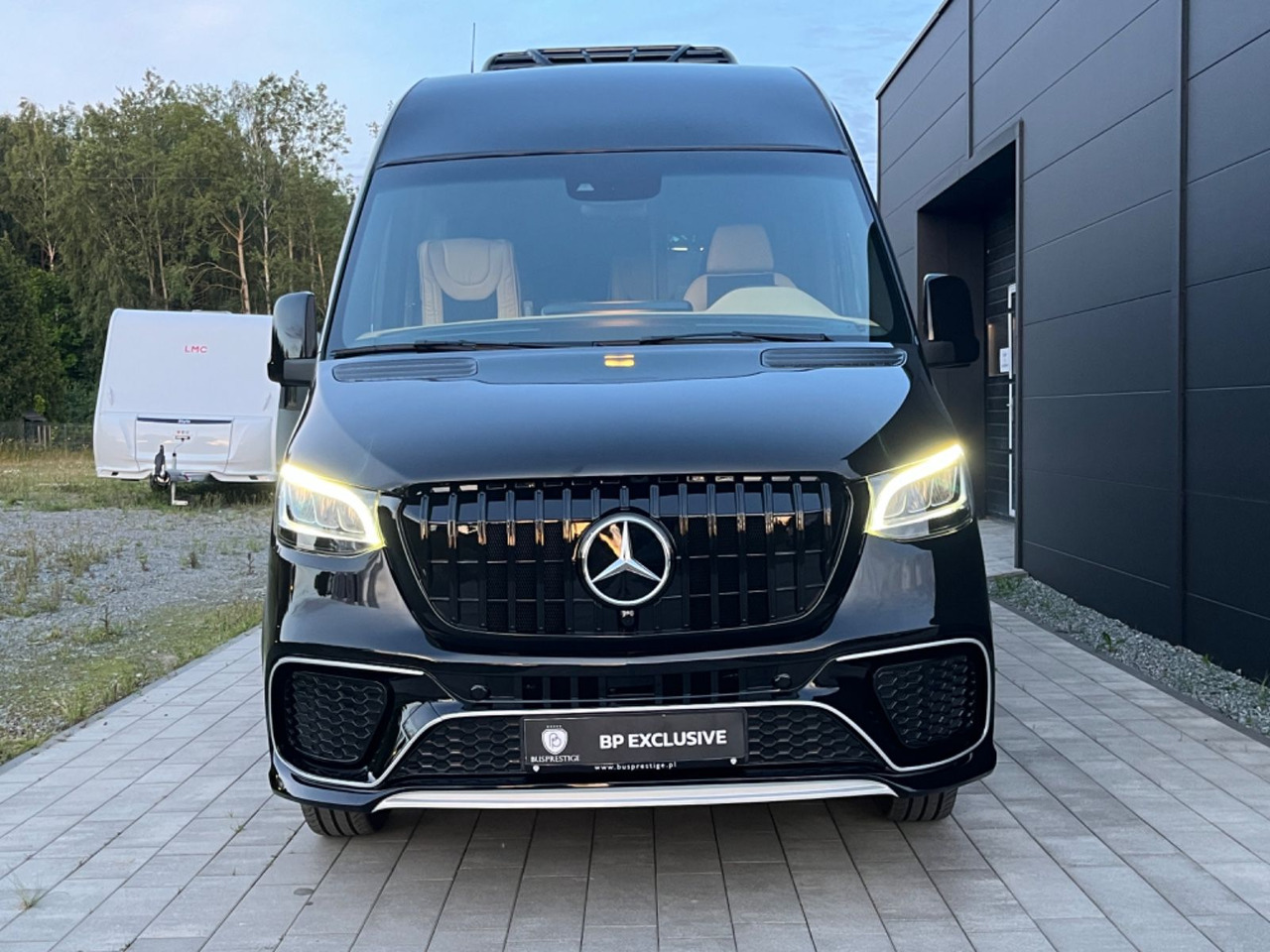 Mercedes-Benz Sprinter 519 XL /19+1+1/Luxury Bus /Coming Soon! Mercedes-Benz Sprinter 519 XL /19+1+1/Luxury /Panorama Windows - Minibusz, Kisbusz: 3 kép. Mercedes-Benz Sprinter 519 XL /19+1+1/Luxury Bus /Coming Soon! Mercedes-Benz Sprinter 519 XL /19+1+1/Luxury /Panorama Windows - Minibusz, Kisbusz: 3 kép.