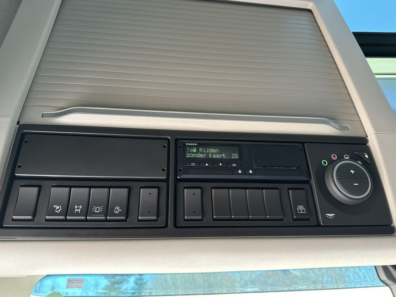 Nyergesvontató Volvo Volvo FH 500 4x2 ACC I-PARK COOL NEW MODEL FH 500 4x2: 10 kép. Nyergesvontató Volvo Volvo FH 500 4x2 ACC I-PARK COOL NEW MODEL FH 500 4x2: 10 kép.