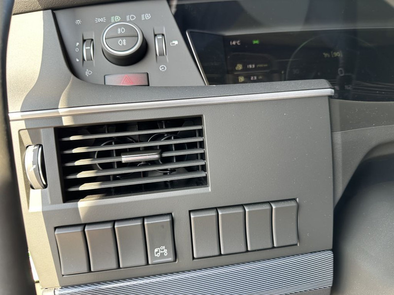 Nyergesvontató Volvo Volvo FH 500 4x2 ACC I-PARK COOL NEW MODEL FH 500 4x2: 9 kép. Nyergesvontató Volvo Volvo FH 500 4x2 ACC I-PARK COOL NEW MODEL FH 500 4x2: 9 kép.