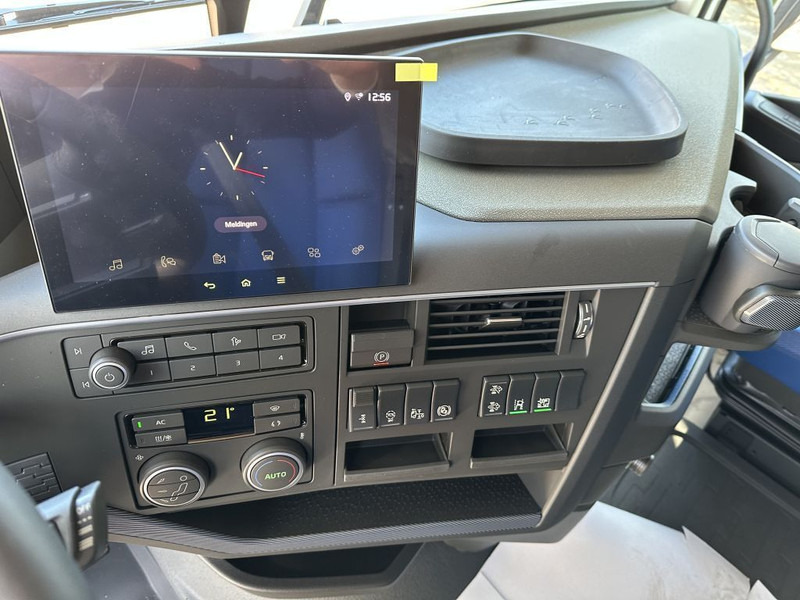 Nyergesvontató Volvo Volvo FH 500 4x2 ACC I-PARK COOL NEW MODEL FH 500 4x2: 8 kép. Nyergesvontató Volvo Volvo FH 500 4x2 ACC I-PARK COOL NEW MODEL FH 500 4x2: 8 kép.