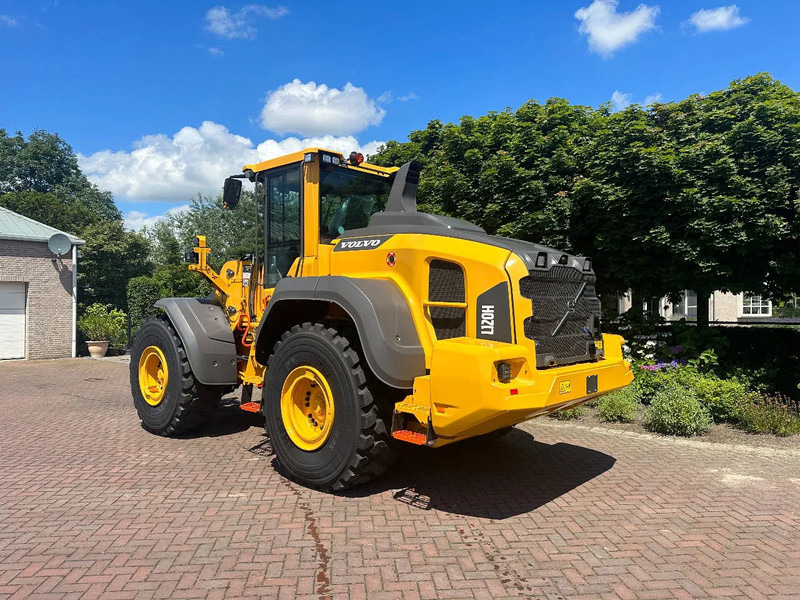 Volvo L120 H2 UNUSED - Gumikerekes homlokrakodó: 2 kép. Volvo L120 H2 UNUSED - Gumikerekes homlokrakodó: 2 kép.