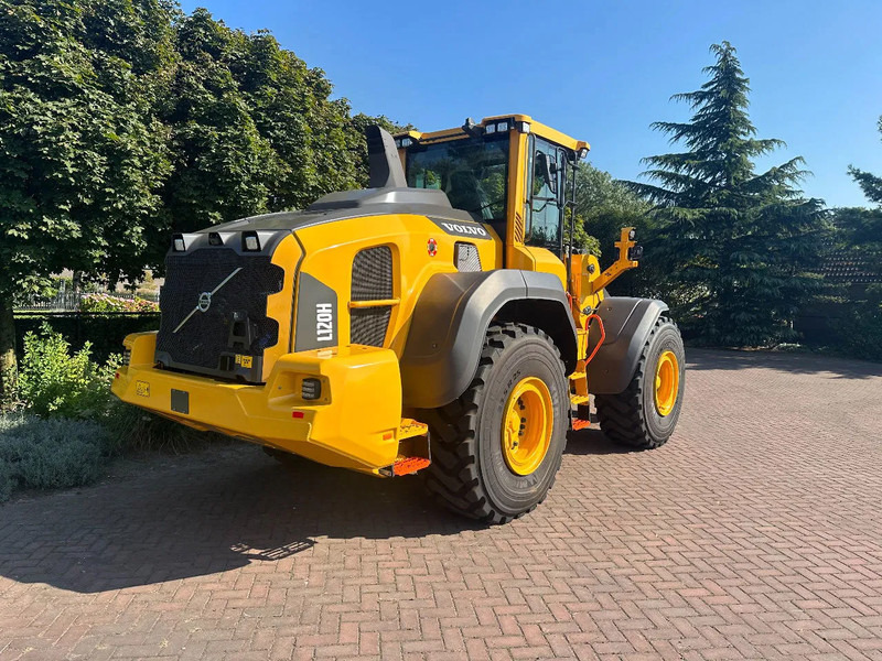 Volvo L120 H2 UNUSED - Gumikerekes homlokrakodó: 3 kép. Volvo L120 H2 UNUSED - Gumikerekes homlokrakodó: 3 kép.