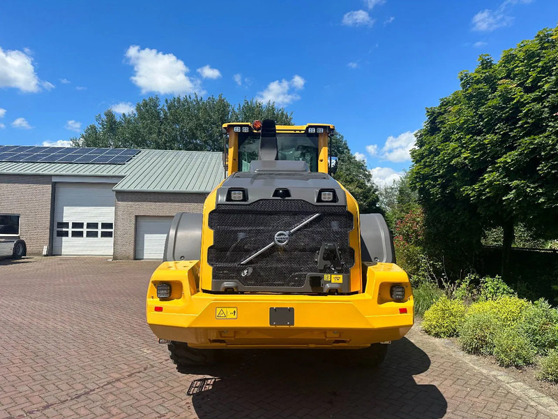 Volvo L120 H2 UNUSED - Gumikerekes homlokrakodó: 3 kép. Volvo L120 H2 UNUSED - Gumikerekes homlokrakodó: 3 kép.
