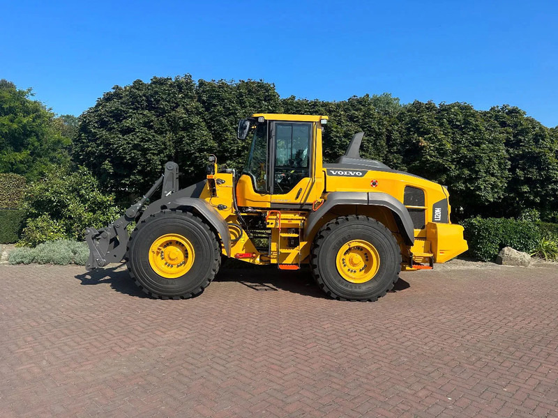 Volvo L120 H2 UNUSED - Gumikerekes homlokrakodó: 1 kép. Volvo L120 H2 UNUSED - Gumikerekes homlokrakodó: 1 kép.
