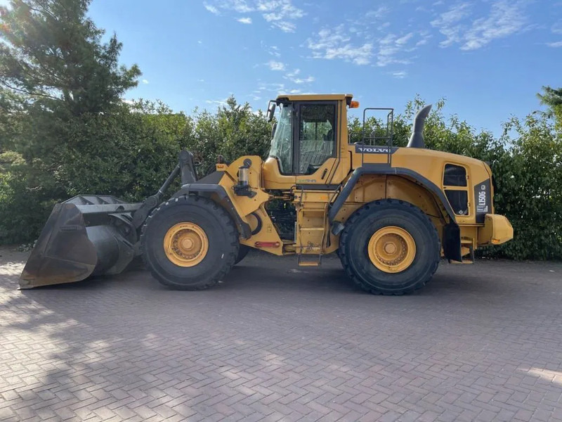 Volvo L150 G - Gumikerekes homlokrakodó: 1 kép. Volvo L150 G - Gumikerekes homlokrakodó: 1 kép.
