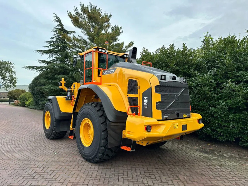 Volvo L150 H UNUSED - Gumikerekes homlokrakodó: 3 kép. Volvo L150 H UNUSED - Gumikerekes homlokrakodó: 3 kép.