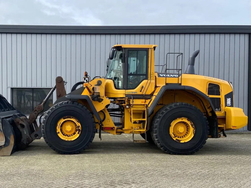 Volvo L180 G - Gumikerekes homlokrakodó: 1 kép. Volvo L180 G - Gumikerekes homlokrakodó: 1 kép.