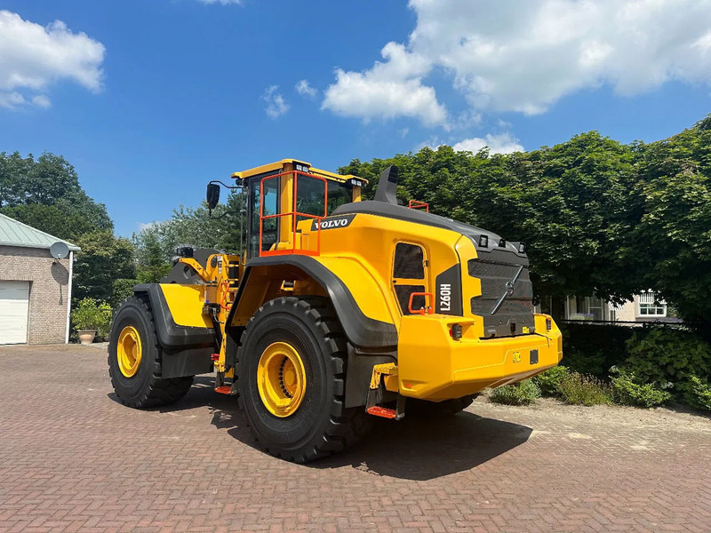 Volvo L260 H UNUSED - Gumikerekes homlokrakodó: 2 kép. Volvo L260 H UNUSED - Gumikerekes homlokrakodó: 2 kép.