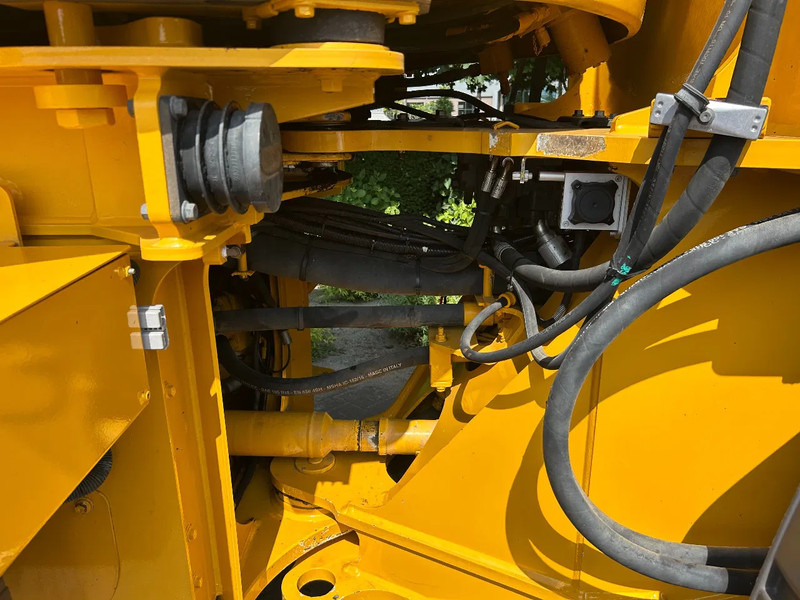 Új Gumikerekes homlokrakodó Volvo L90 H: 12 kép.