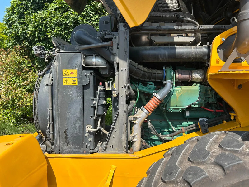 Új Gumikerekes homlokrakodó Volvo L90 H: 16 kép.