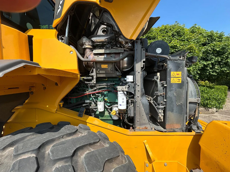 Új Gumikerekes homlokrakodó Volvo L90 H: 17 kép.