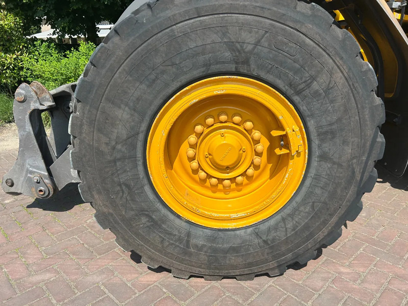 Új Gumikerekes homlokrakodó Volvo L90 H: 20 kép.