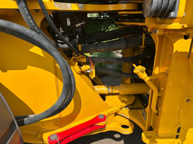 Új Gumikerekes homlokrakodó Volvo L90 H: 14 kép.