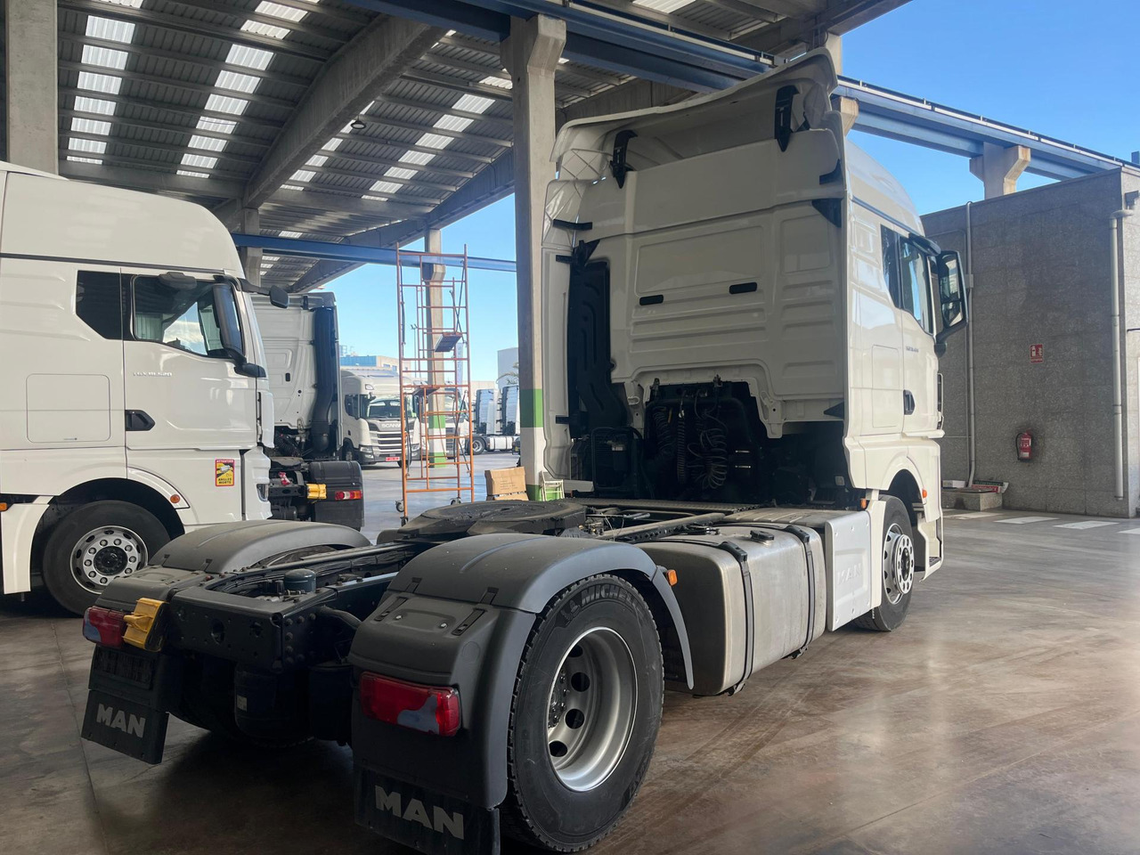 MAN TGX 18.470 GM Retarder - Nyergesvontató: 1 kép. MAN TGX 18.470 GM Retarder - Nyergesvontató: 1 kép.